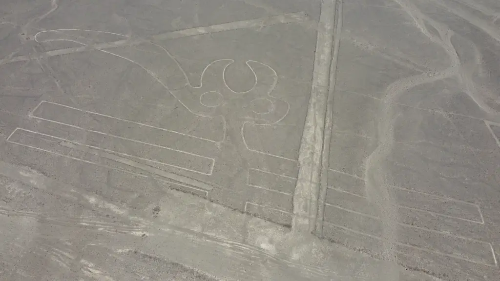 Tour Paracas, Huacachina y Líneas de Nazca (2D/1N)